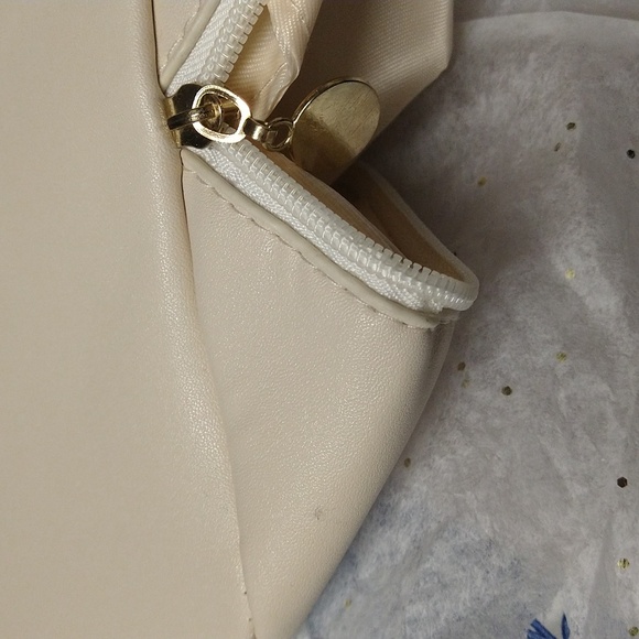 Rose of No Men's Land cosmetic toiletry travel bag - Picture 6 of 8